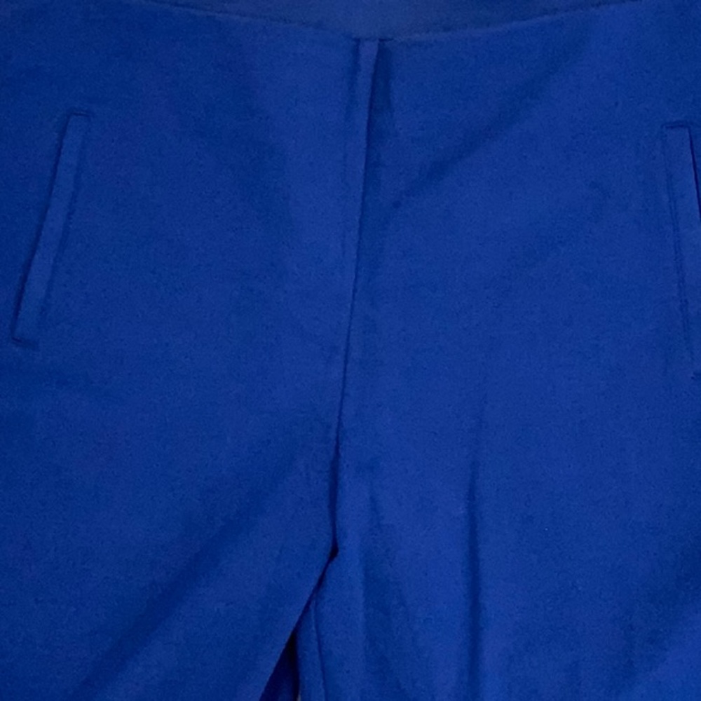 Royal blue pull on Chicos The Juliette ankle pant.